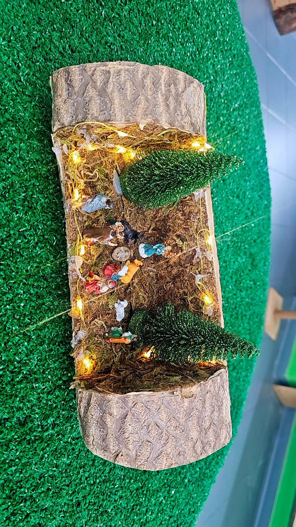 Presepe nel tronco
